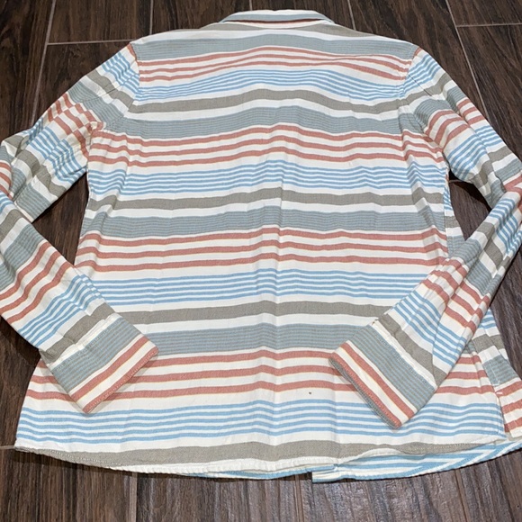 Patagonia striped button up blouse - Picture 6 of 7